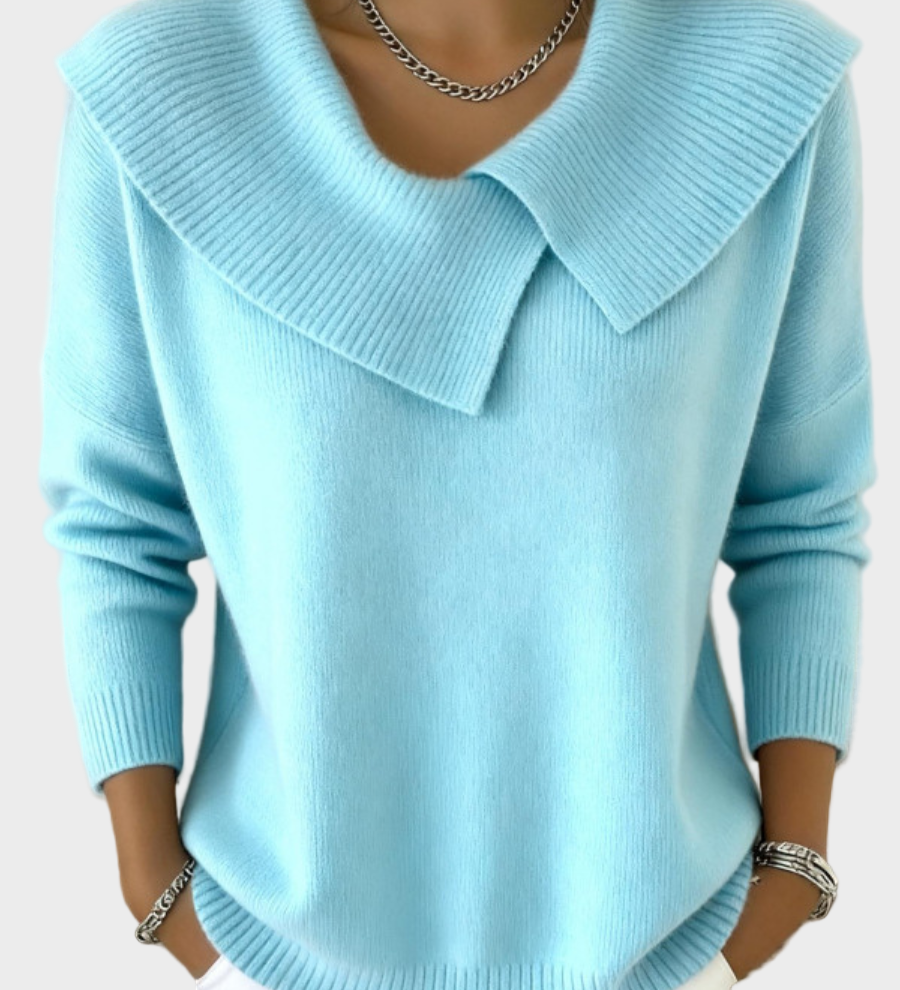 Lucia - Warm Sweater with a Soft Collar