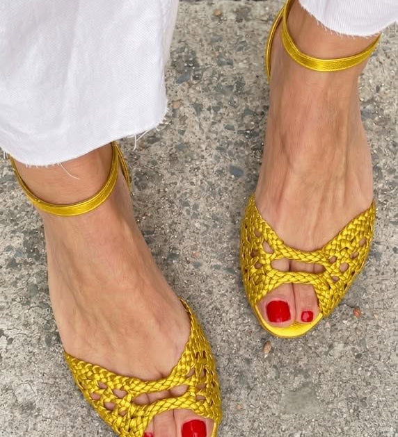 Ines | Woven Golden Flat