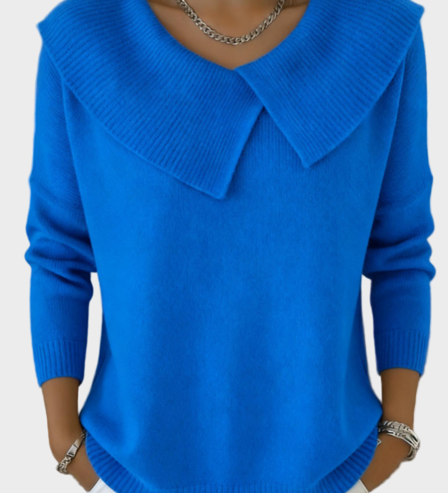 Lucia - Warm Sweater with a Soft Collar