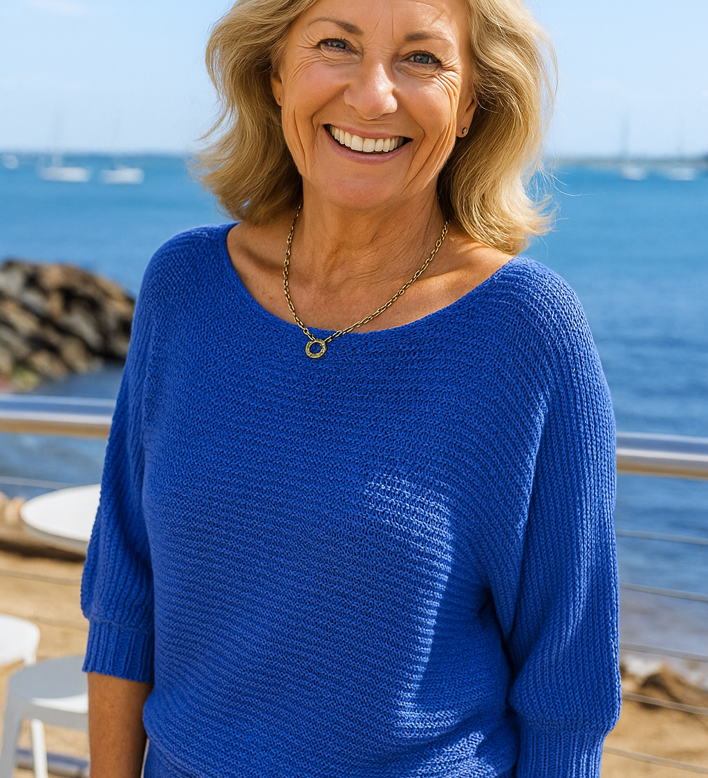 Anetta | Soft Knit Top - Flattering Shape