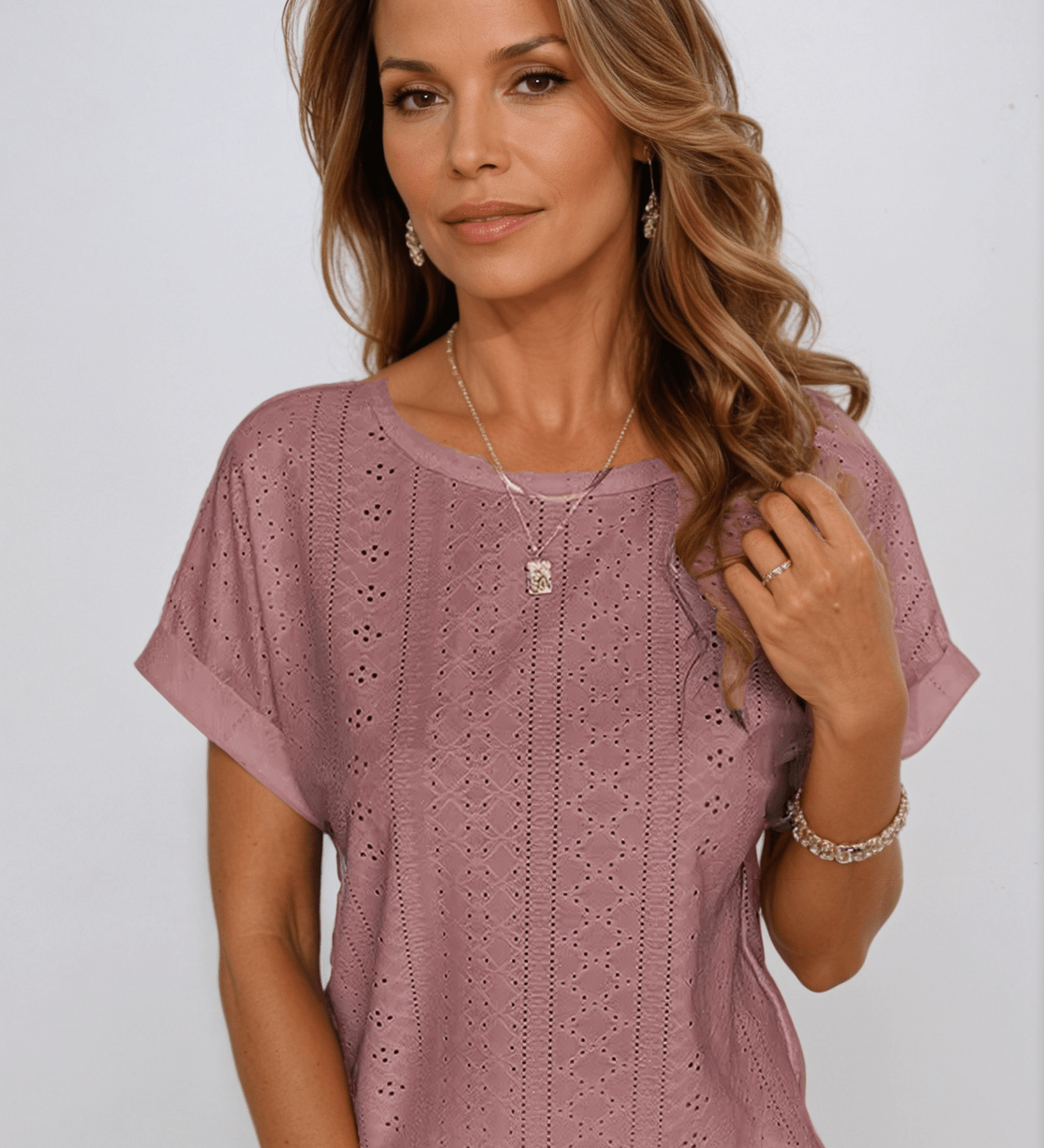 Liamo | Oceanview Eyelet Top